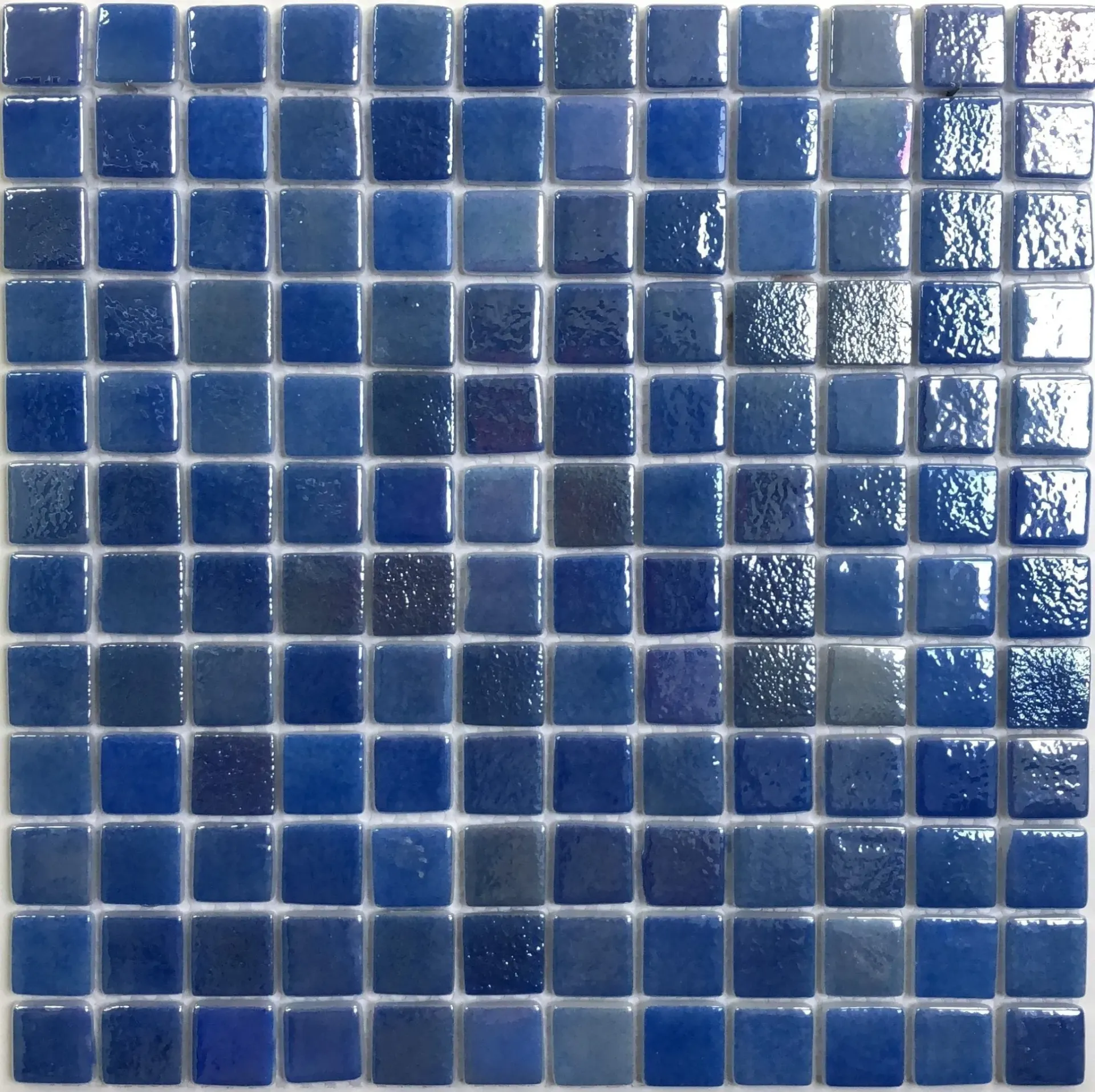 IRIS TOBAGO 31х31 (чип 25х25х4) мозаика стеклянная PGIR4641, Antarra