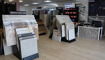 Салон при складе: Янино-1, ул. Заводская, уч. 37