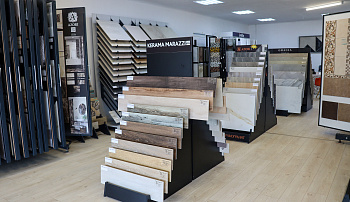 Салон при складе: Янино-1, ул. Заводская, уч. 37